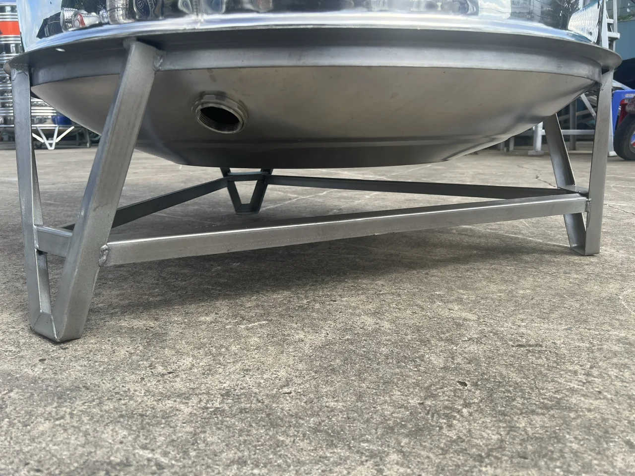 Lưu ý đặt bồn nước inox 1 khối trên mái và sân thượng Vị trí lắp bồn nước inox 1000L trên sân thượng